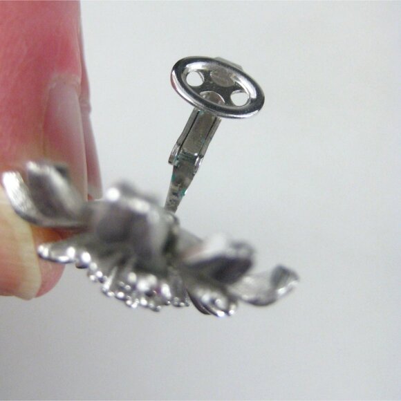 Trifari Silver Tone Clip On Earrings Floral Design Crown MOD Vintage 1950s - Picture 7 of 10